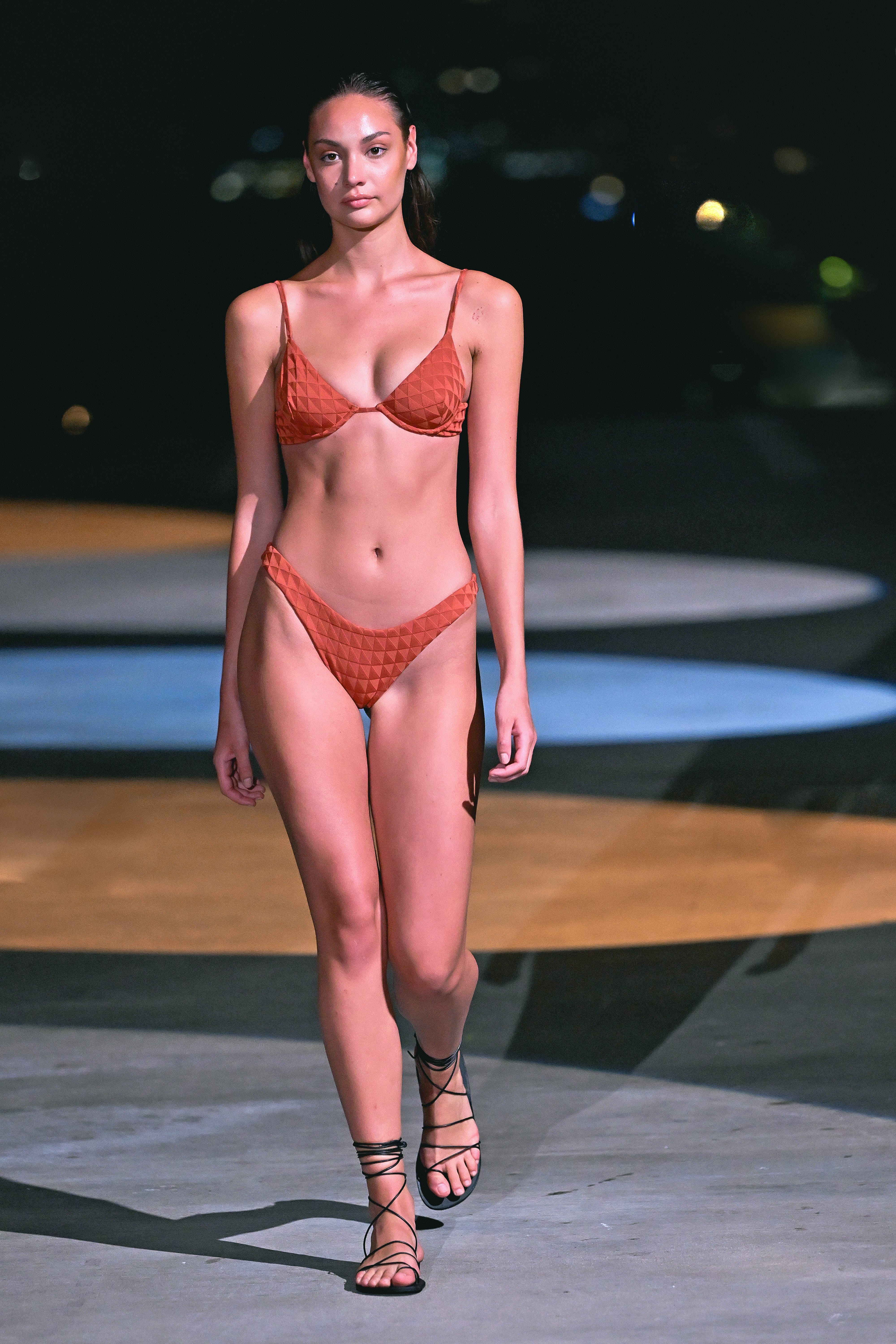 NELL TOP - RESORT 2025