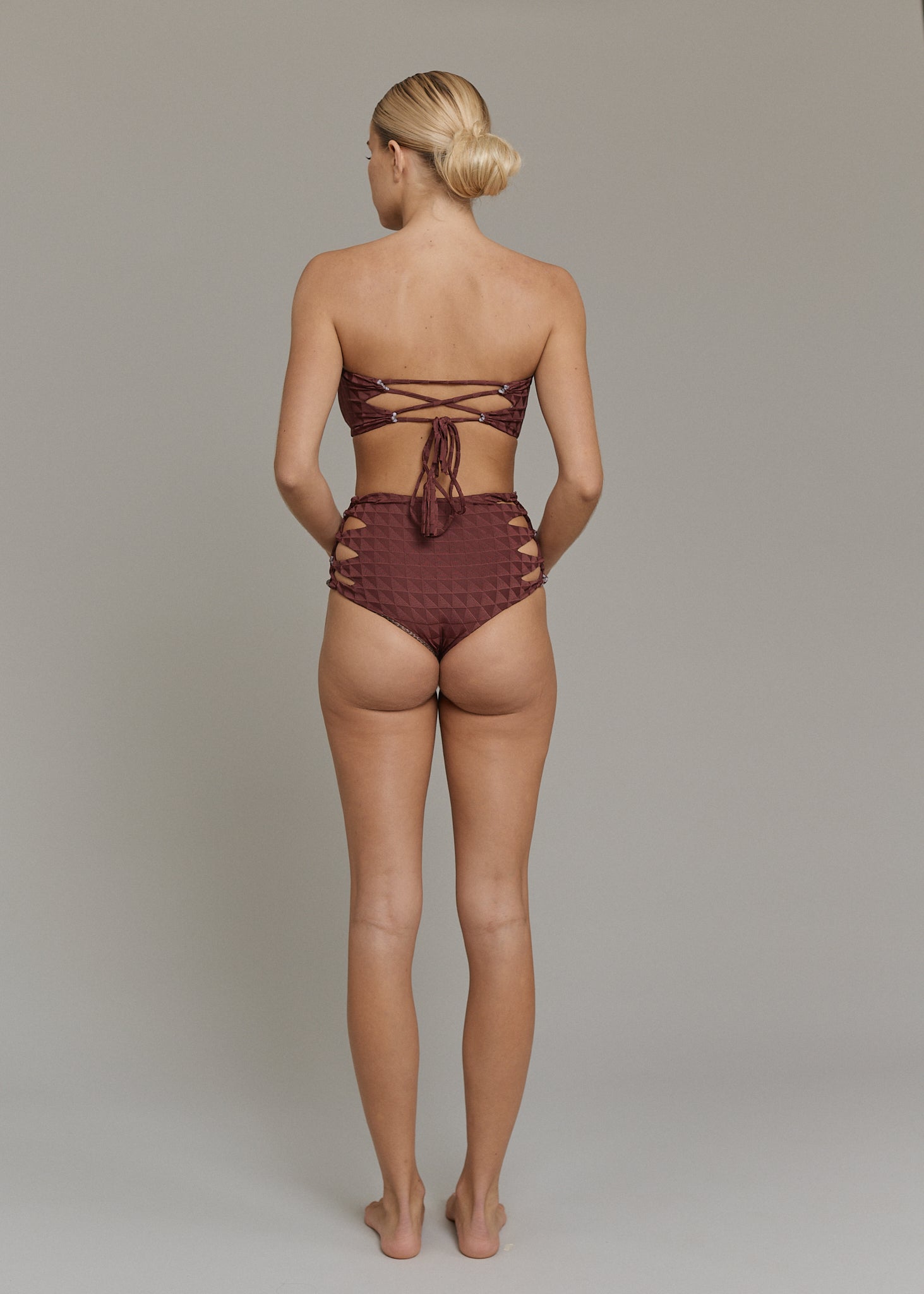 QUEENS BOTTOM - PRE-FALL 2025