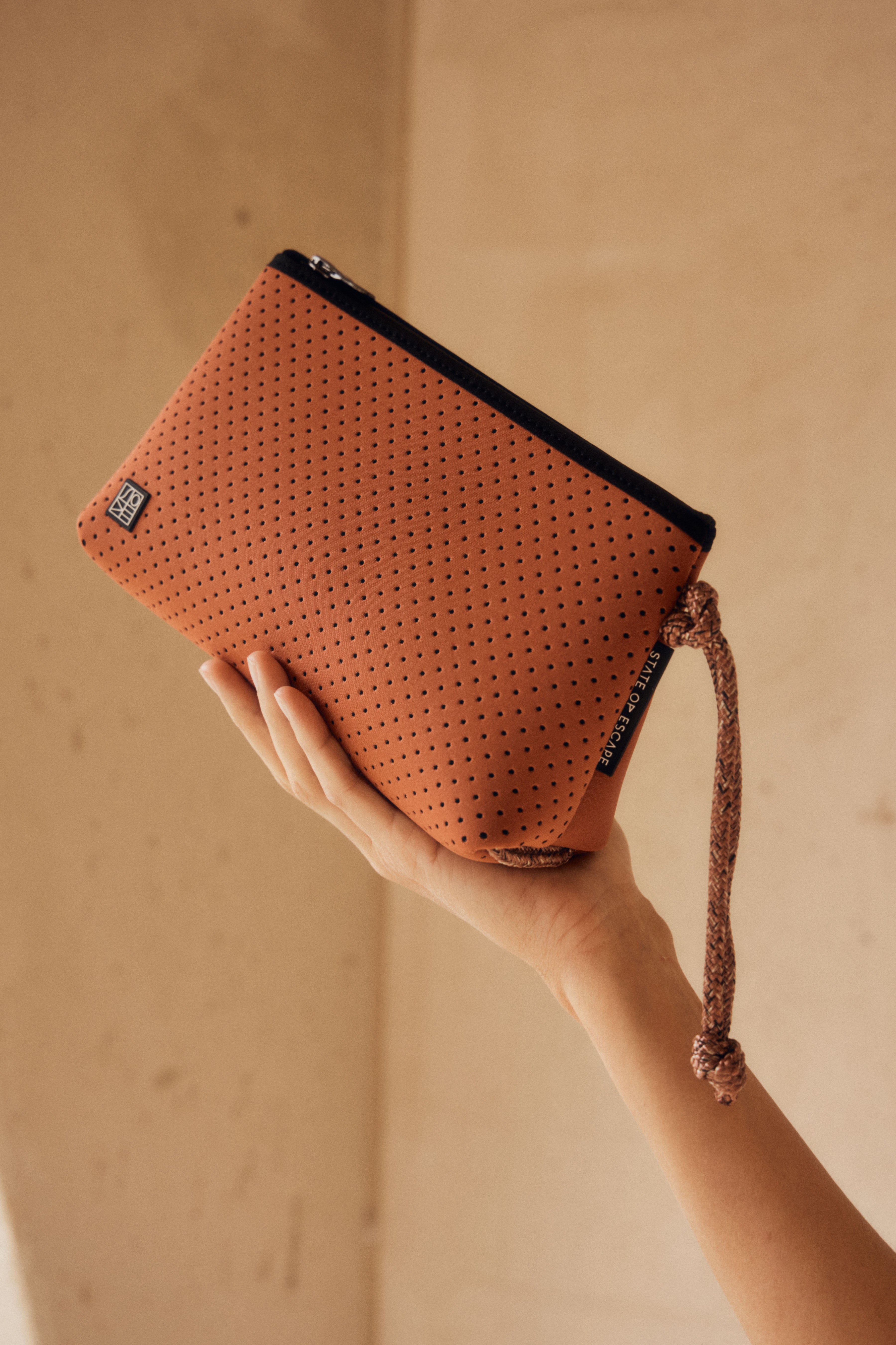 STATE OF ESCAPE – EVERYDAY LARGE POUCH