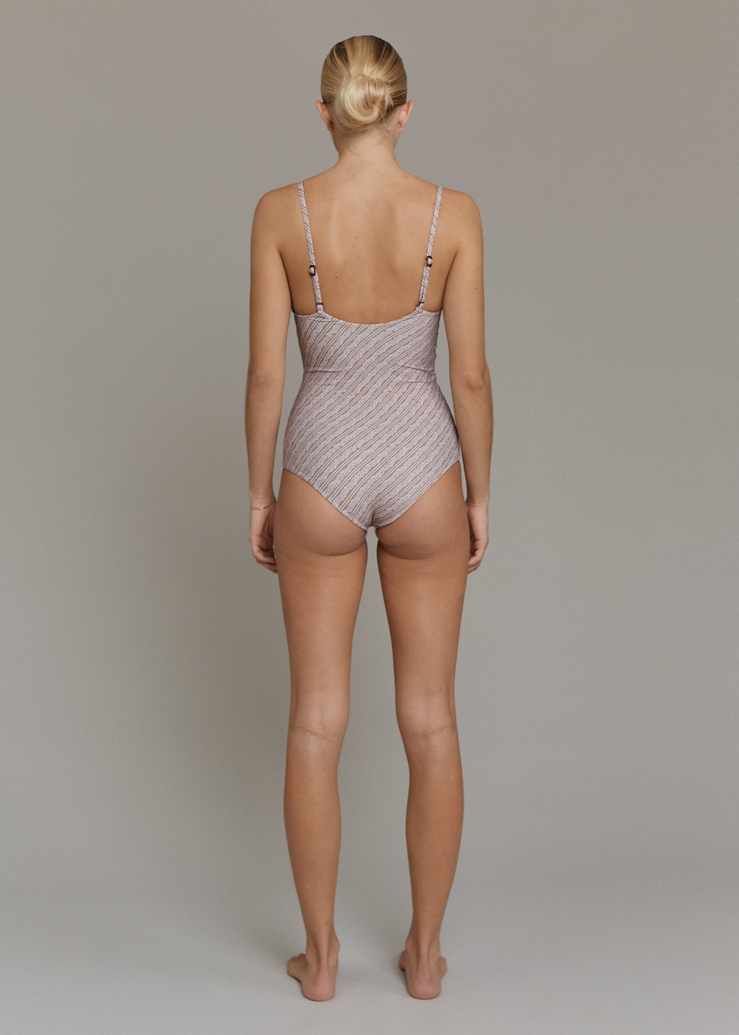 STELLA FULL PIECE - PRE-FALL 2025